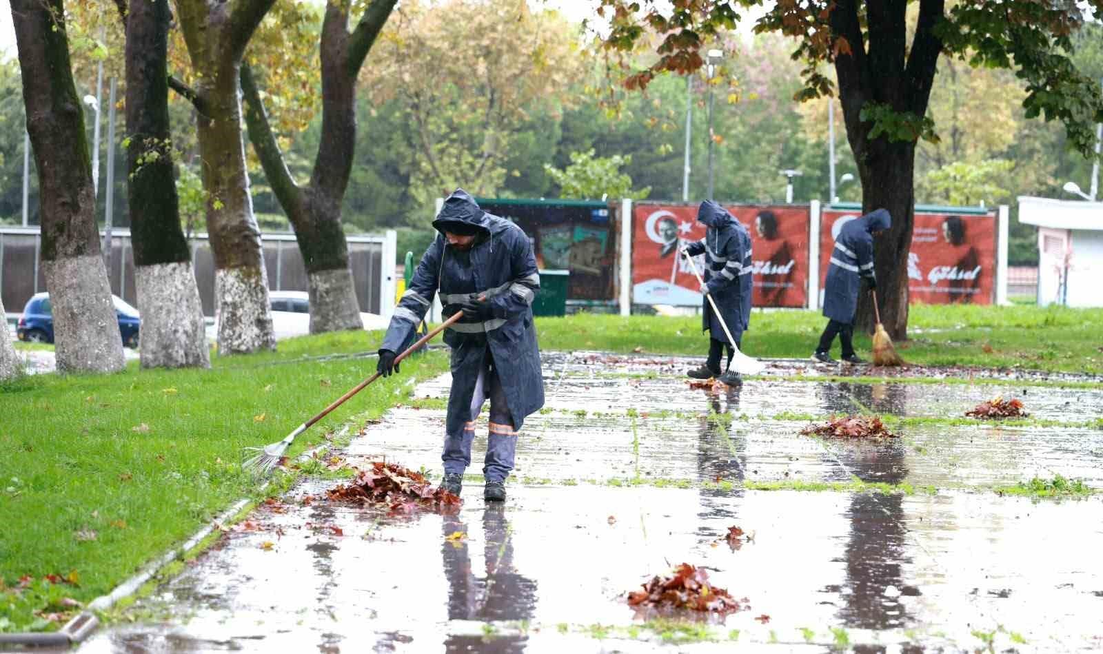 Osmangazi Belediyesi’nden sonbahar temizliği