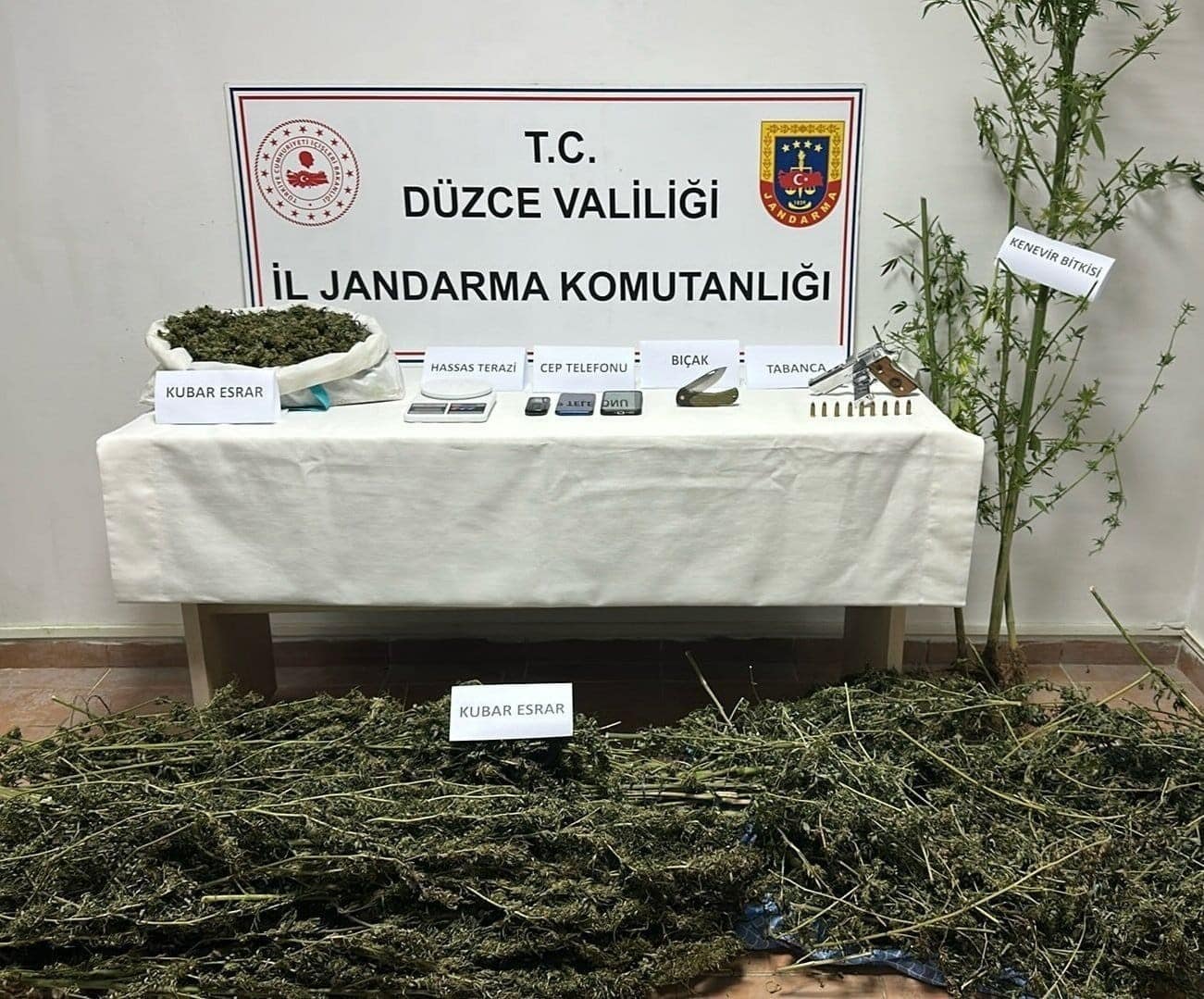 Düzce’de uyuşturucu operasyonu: 2 gözaltı