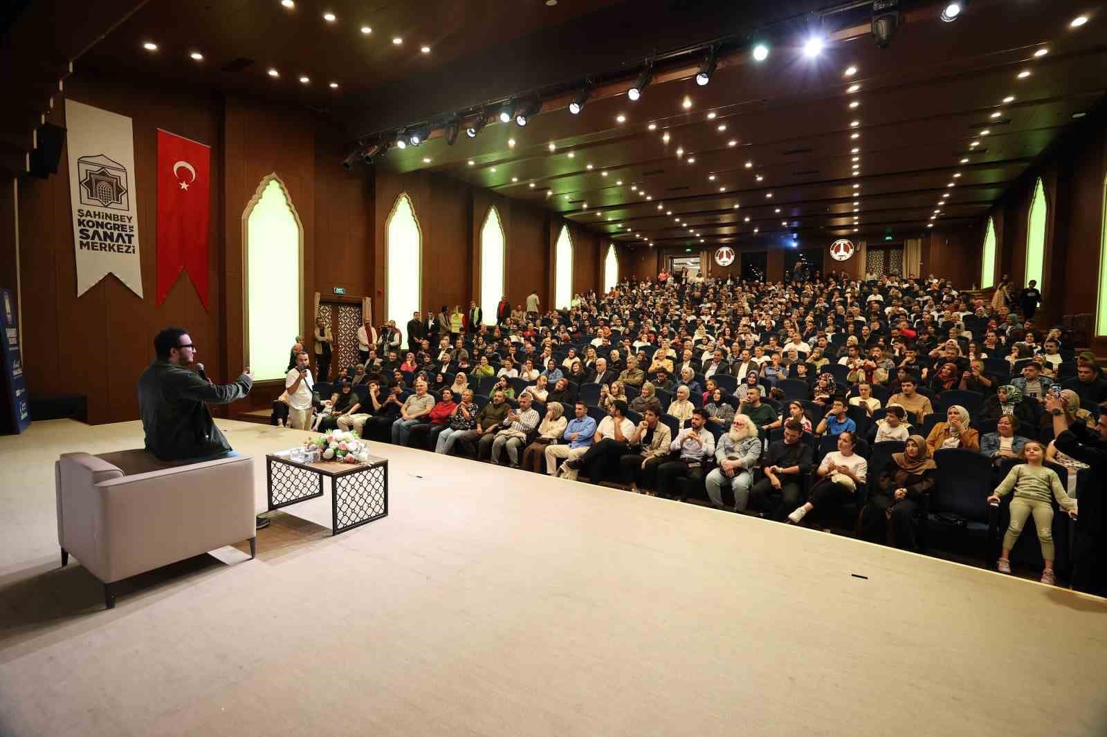 Prof. Dr. Oytun Erbaş evlilik için Başkan Tahmazoğlu’ndan yardım istedi