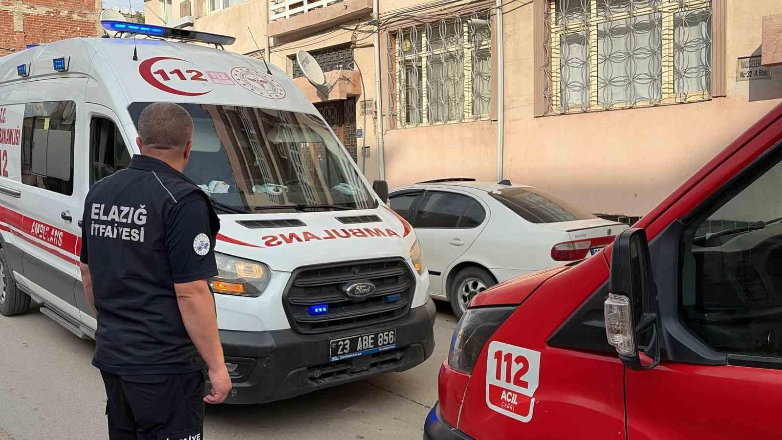 Ekipler seferber oldu, çilingir yardımıyla içeri girildi: Yaşlı kadının arka balkonda oturduğu görüldü