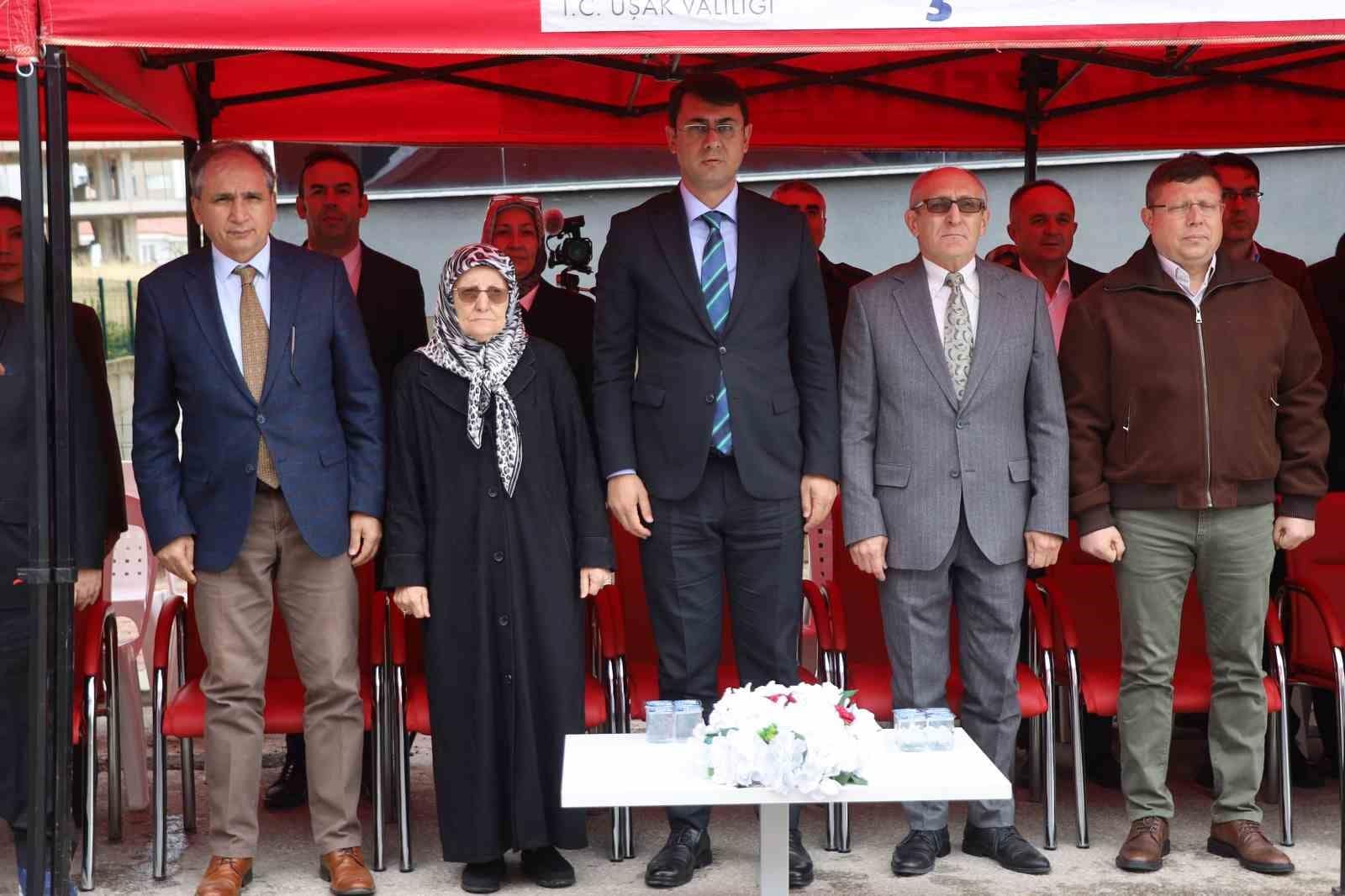 Uşak’ta Fevzi Dülgeroğlu Aile Sağlığı Merkezi törenle açıldı
