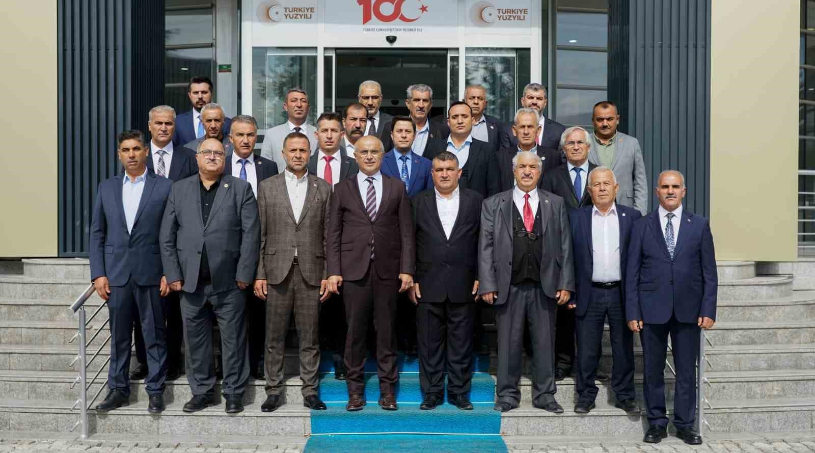 Muhtarlar Dayanışma Derneğinden Başkan Er’e hizmet teşekkürü