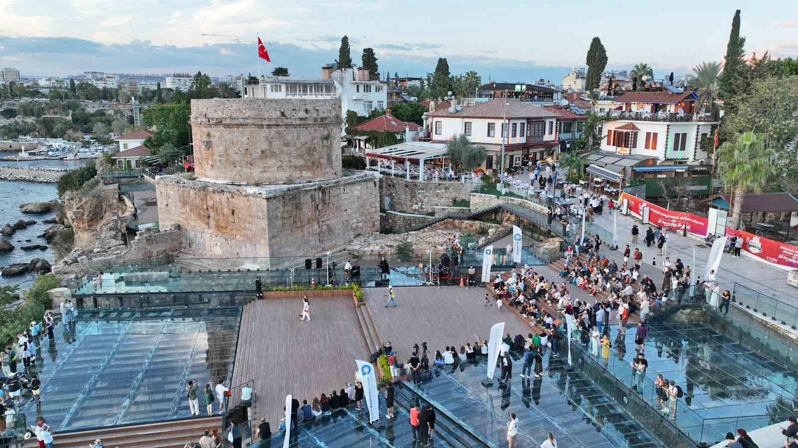 Hıdırlık Kulesi’nde "Gün Batımı Konserleri" sürüyor