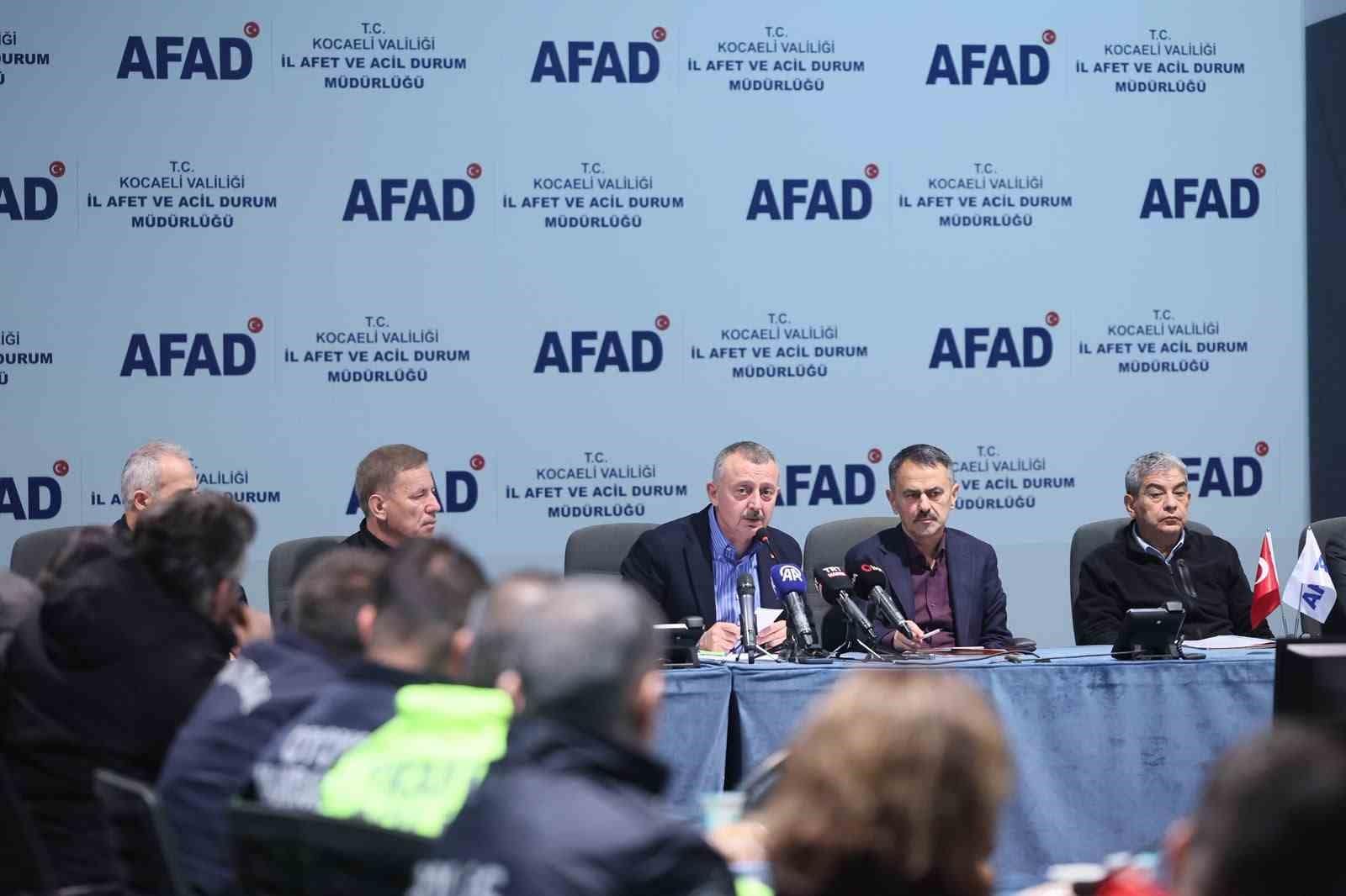 Kocaeli’de selin yaraları sarılıyor: Afetzedelere nakdi destek başladı
