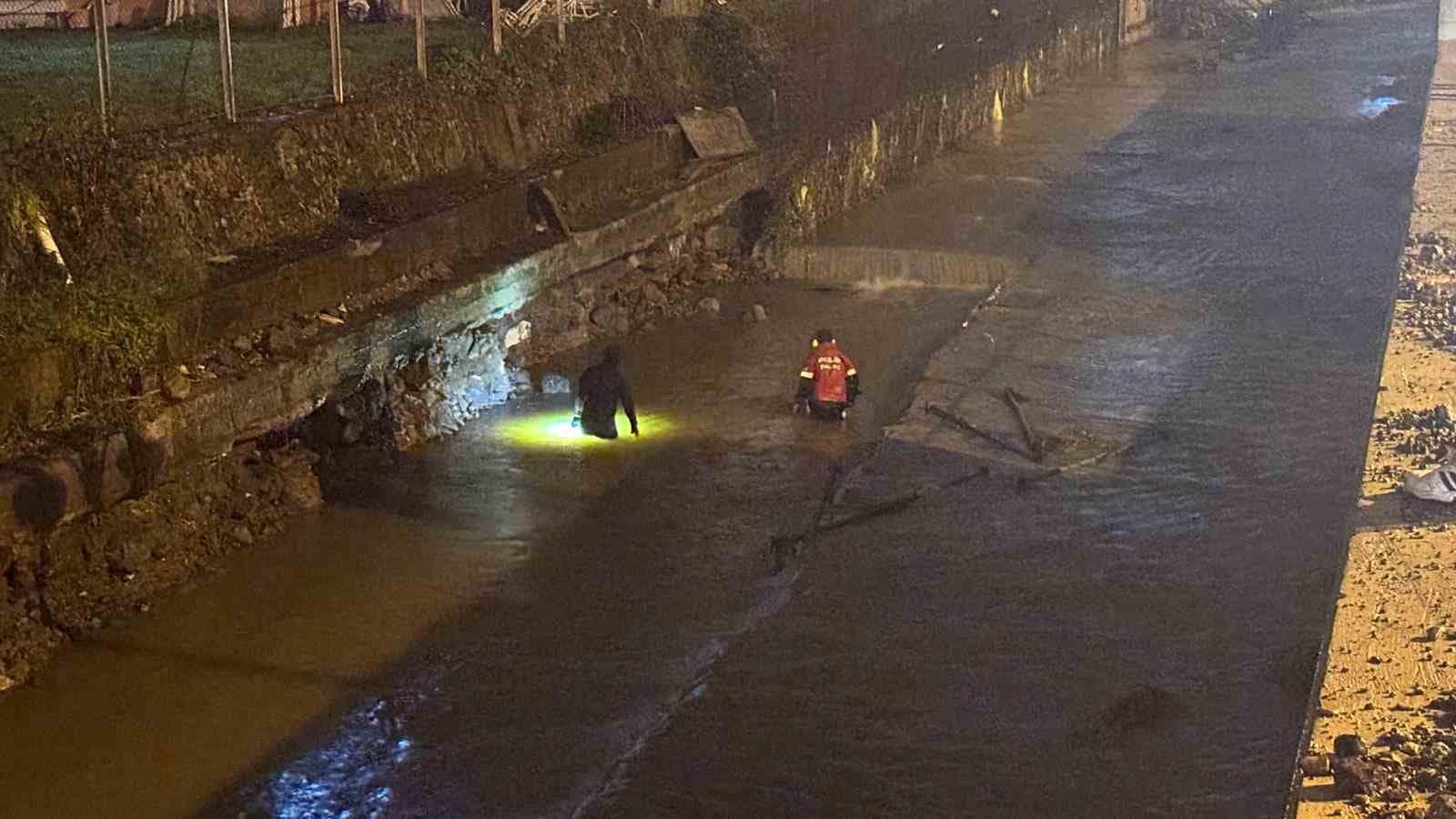 Zonguldak’ta eve silahla ateş açan belediye çalışanı tutuklandı