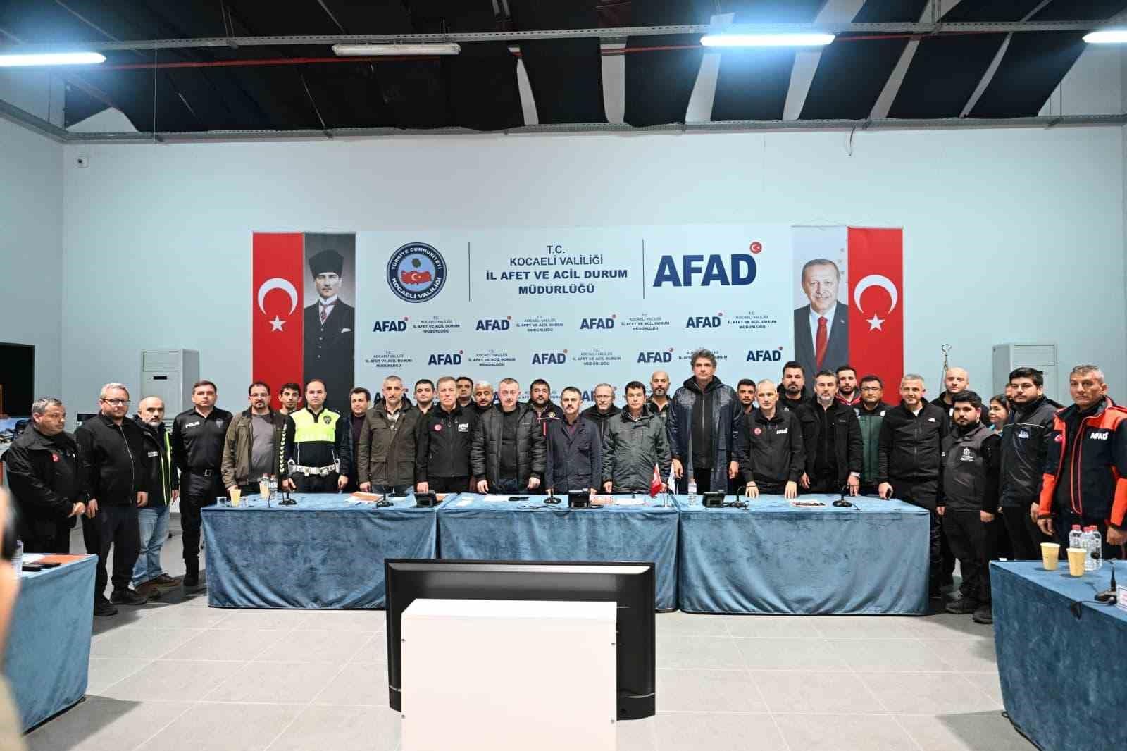 Kocaeli’de sağanak sonrası kriz merkezinde değerlendirme toplantısı
