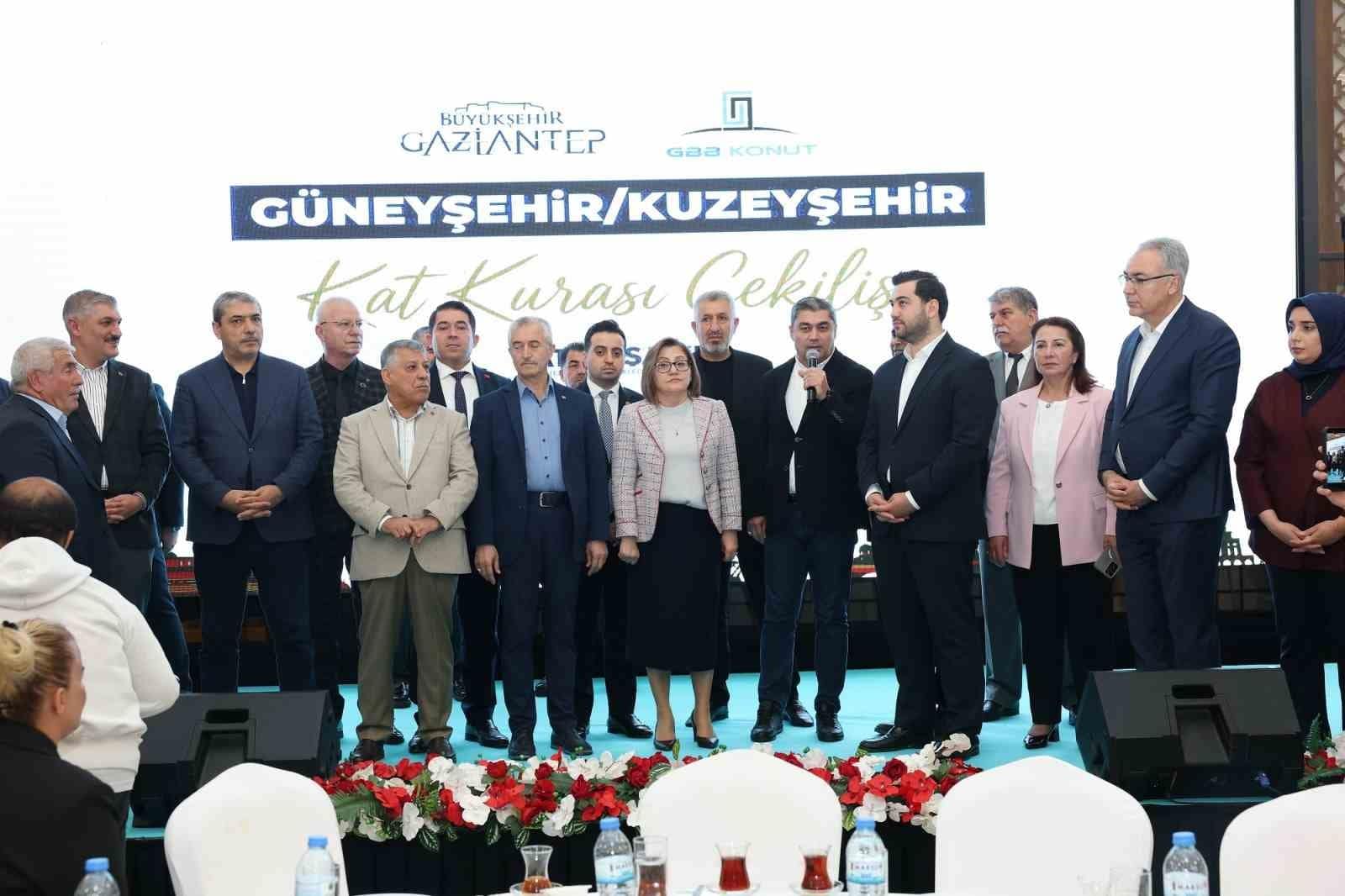 Gaziantep Büyükşehir’den muhtarlara destek sürüyor