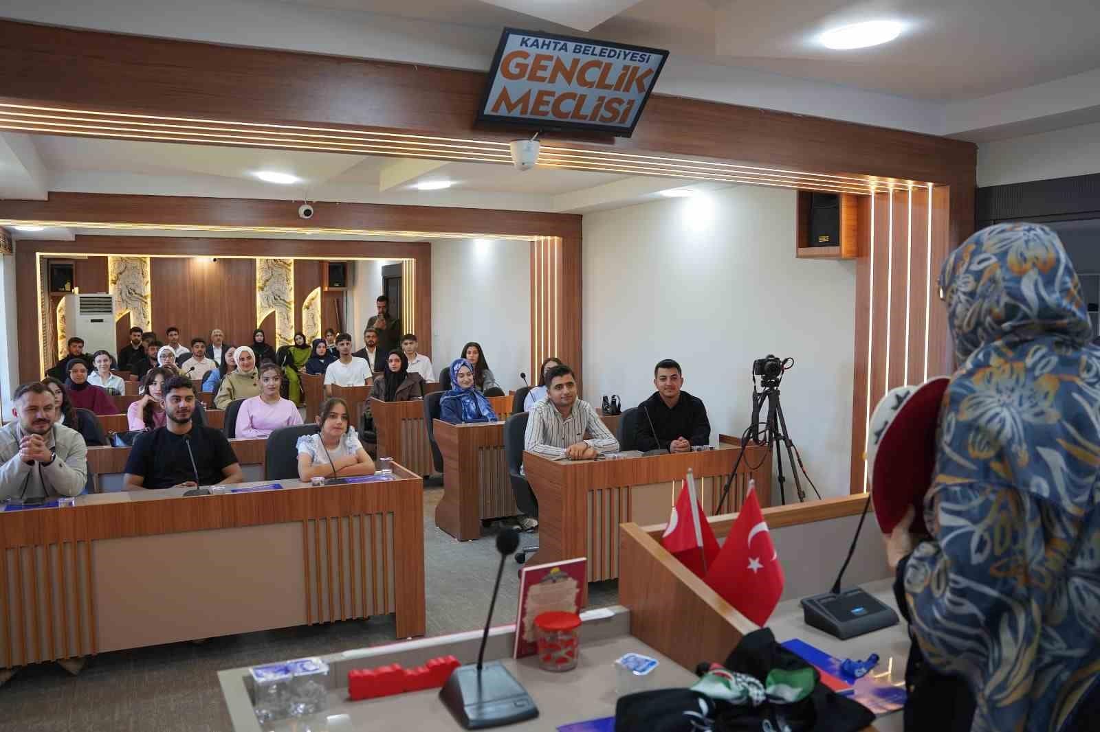 Kahta Belediyesi Gençlik Meclisi’nden anlamlı buluşma