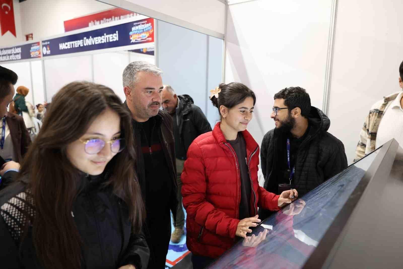 Bilimin ışığı Pursaklar’dan yükseldi