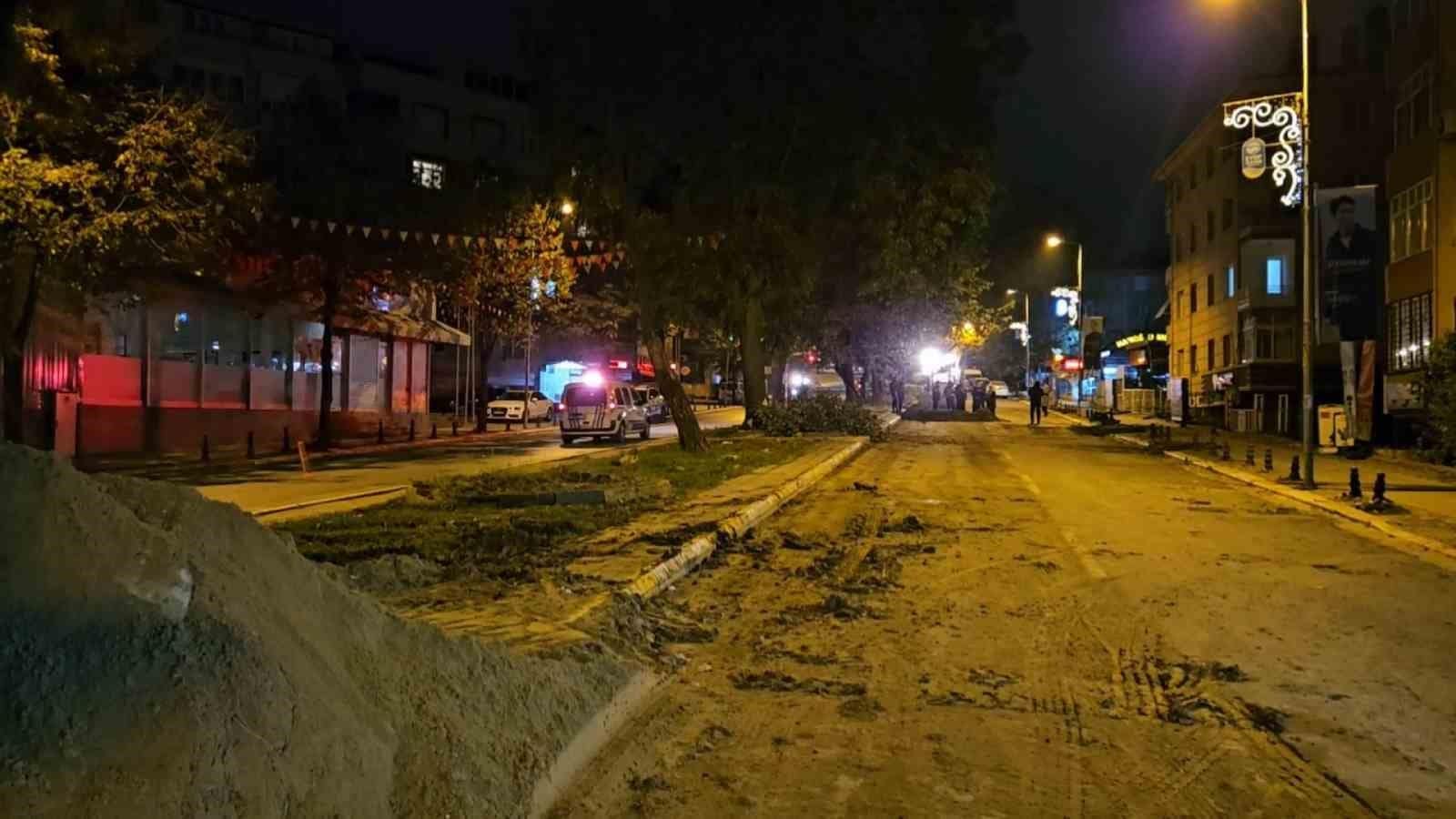 Eyüpsultan’da "İBB’nin taşınacağını duyurduğu asırlık ağaçların kesildiği" iddiası, vatandaşlar tepki gösterdi