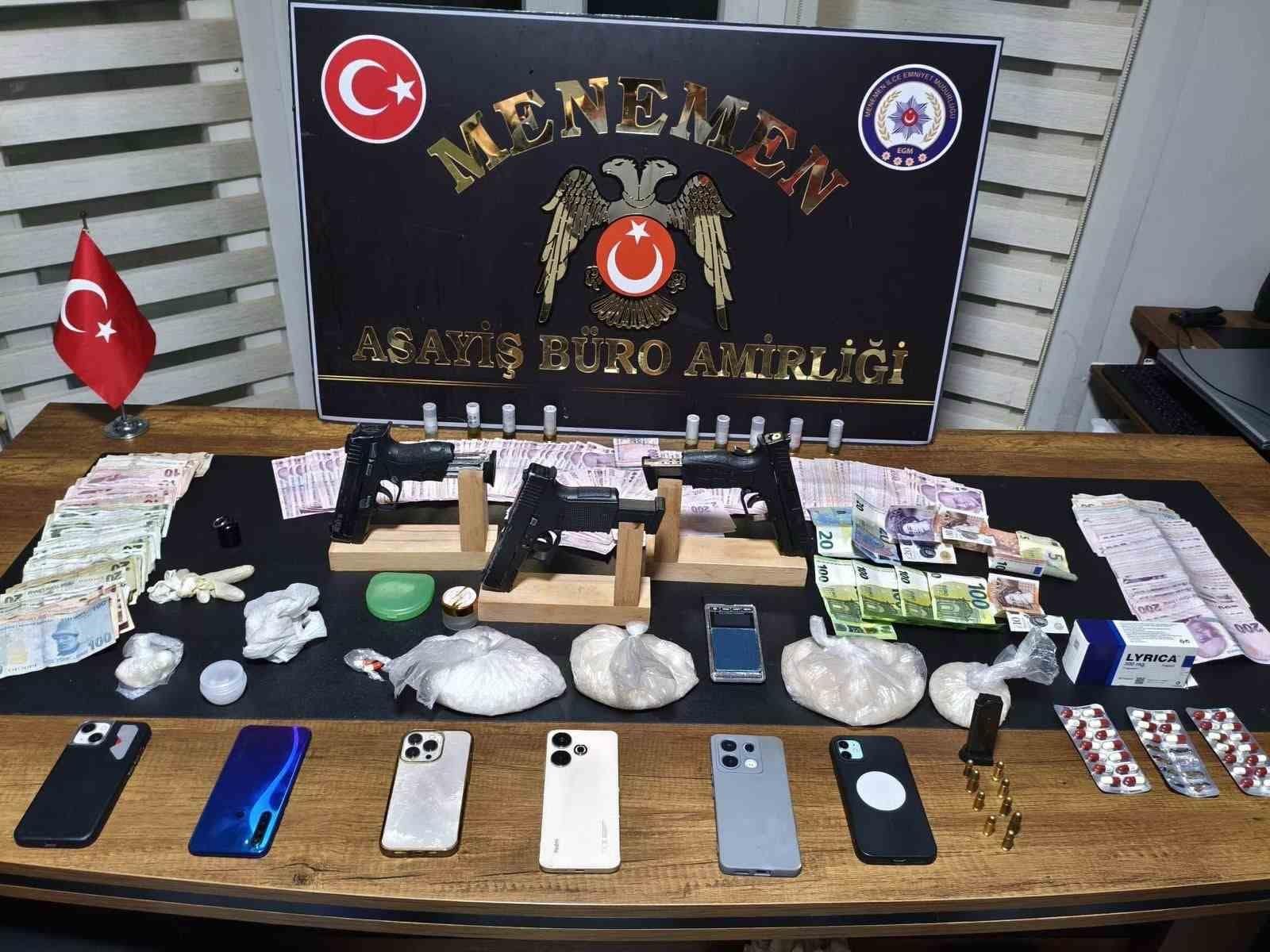 İzmir’de uyuşturucu ve silah operasyonu: 5 gözaltı