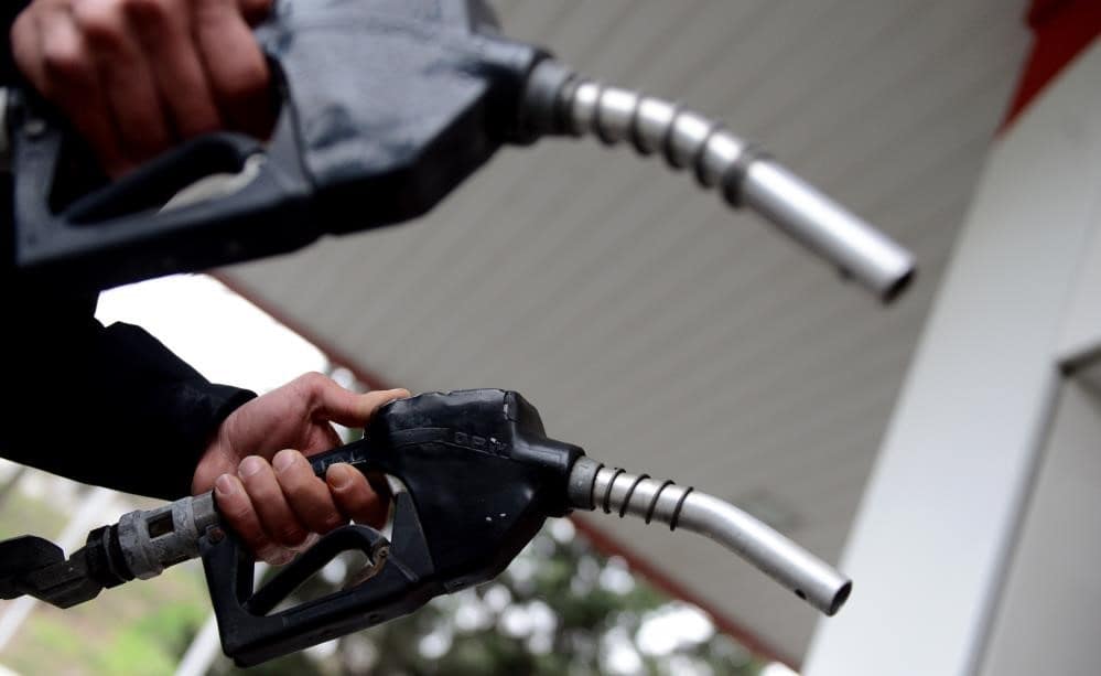 Benzine 4 lira 30 kuruş indirim geldi