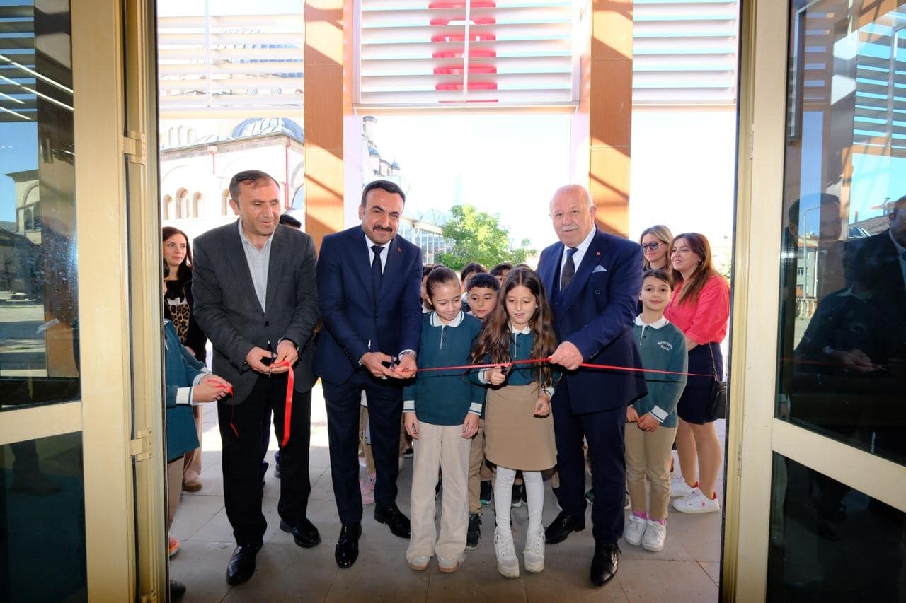 Akdağmadeni Kitap Günleri 10 bin kitapla kapılarını açtı