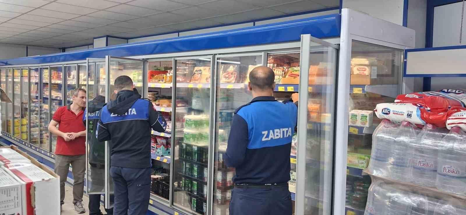 Dilovası’nda marketlerde son kullanma tarihi ve fiyat denetimi