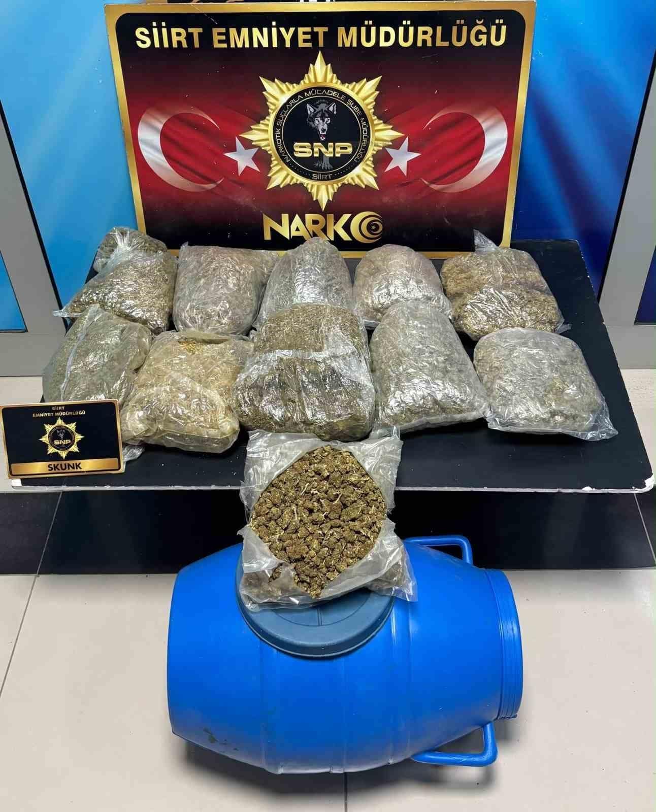 Siirt’te 5 kilo 700 skunk ele geçirildi, 5 kişi gözaltına alındı
