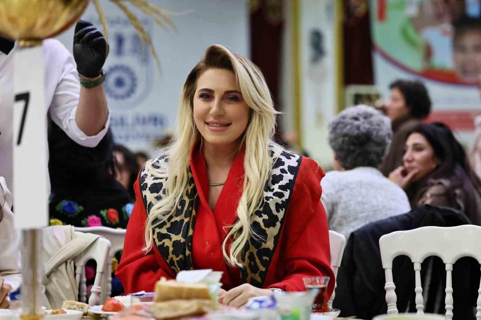 Silivri Belediye Meclis üyesi Ebru Akgün Pekel, CHP’den istifa etti