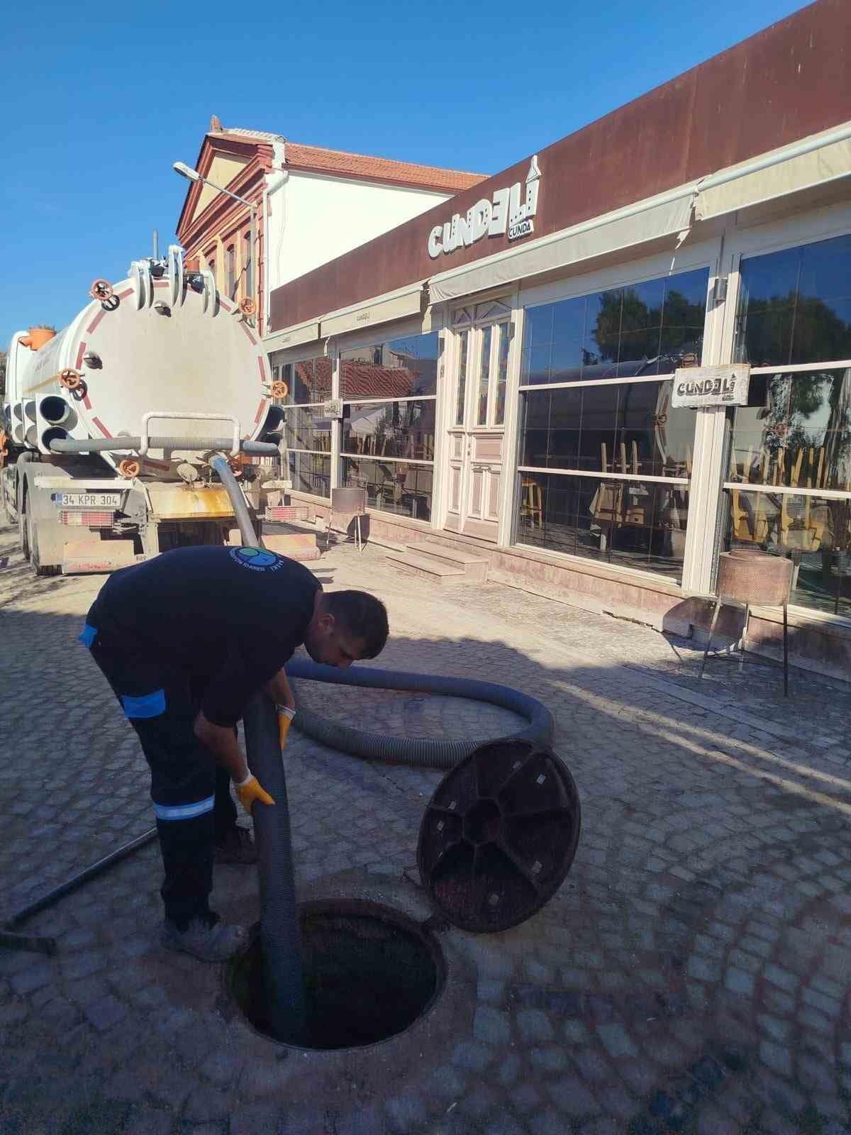 BASKİ’’den Ayvalık’ta kanalizasyon temizliği