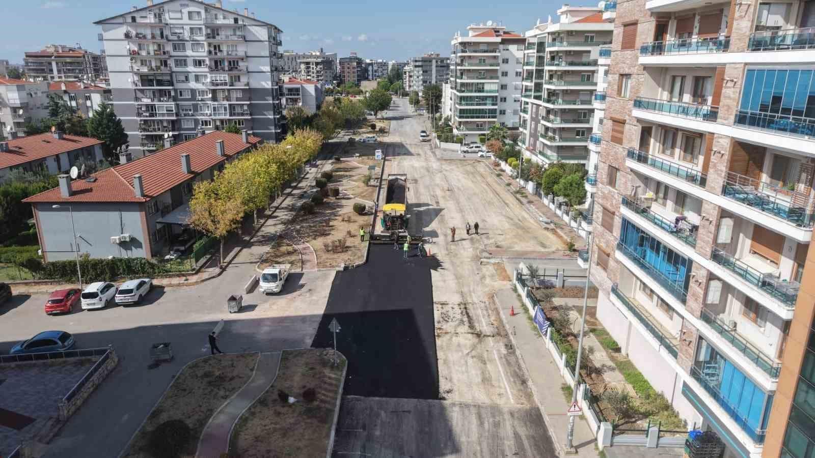 Ataşehir ve Harmandalı’da yollar asfaltlanıyor