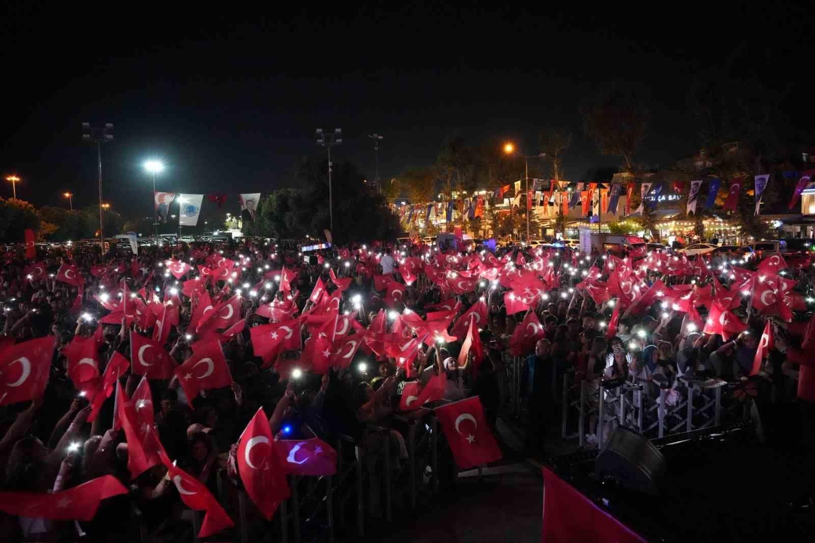 Tuzla’da Cumhuriyet Bayramı coşkusu Edis konseriyle taçlanacak