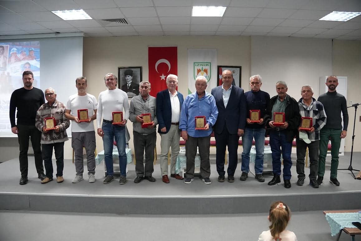 "Eski Sular Yeni Kulaçlar" İznik’te geçmiş ile geleceği aynı kulvarda buluşturdu