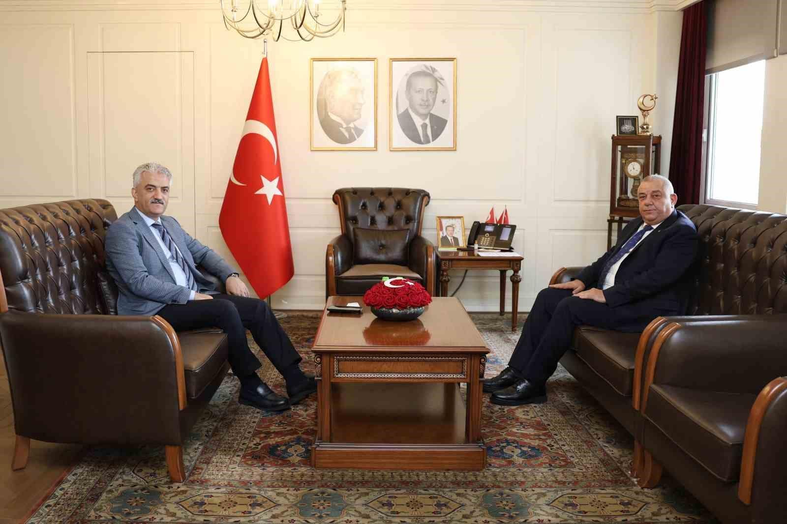 Görev değişimi öncesi veda ziyareti