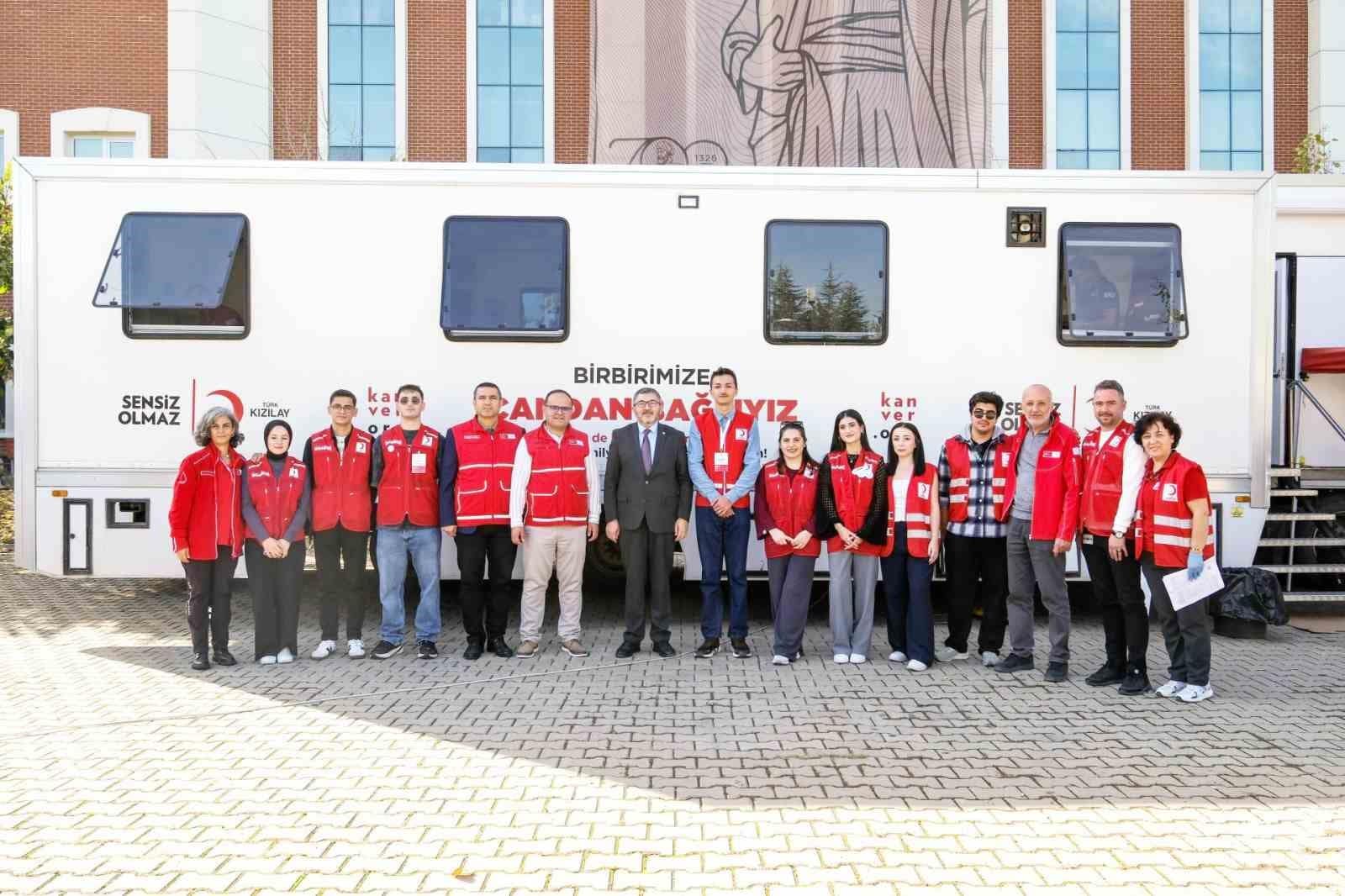 BŞEÜ’de bir günde 107 ünite kan bağışıyla rekor kırıldı