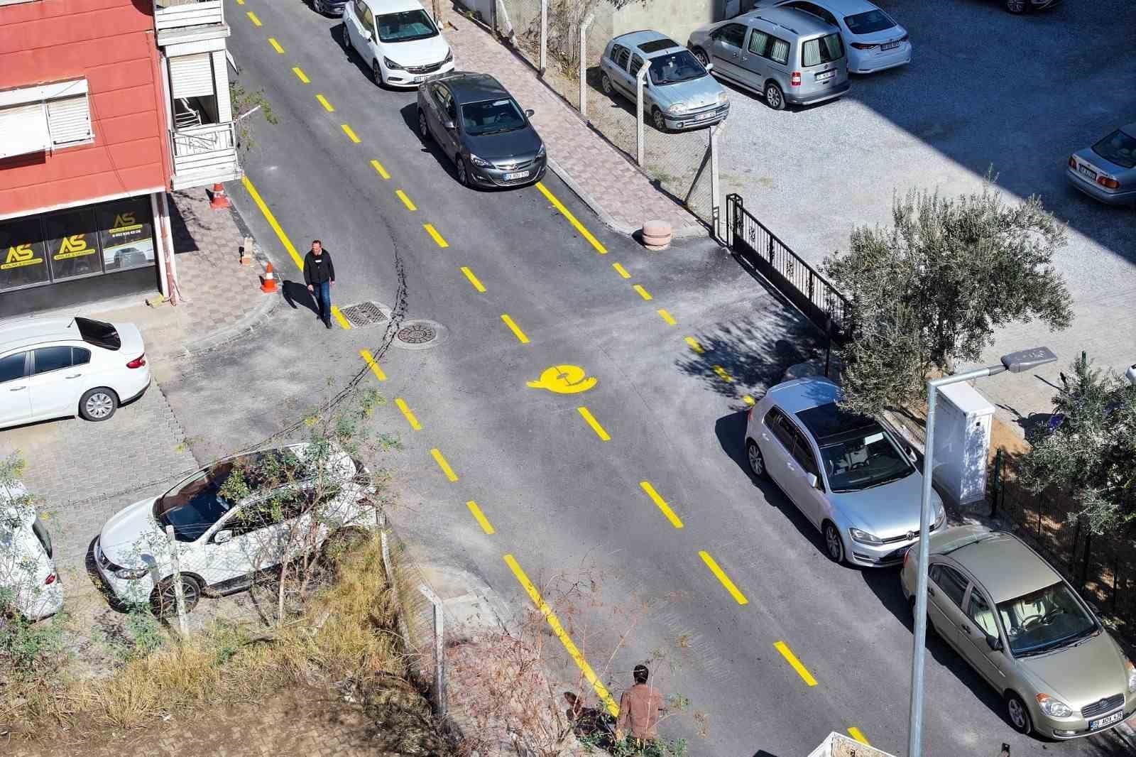 Efeler’de üç noktada asfalt mesaisi tamamlandı