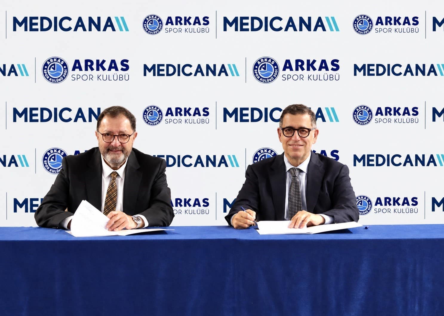 Medicana yeni sezonda da Arkas Spor Kulübü’nün yanında