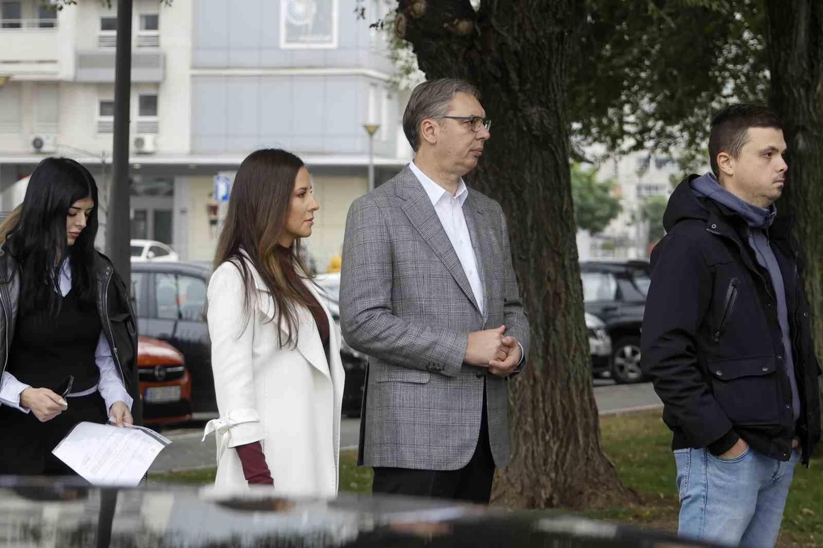 Sırbistan erken genel seçim için sandık başında
