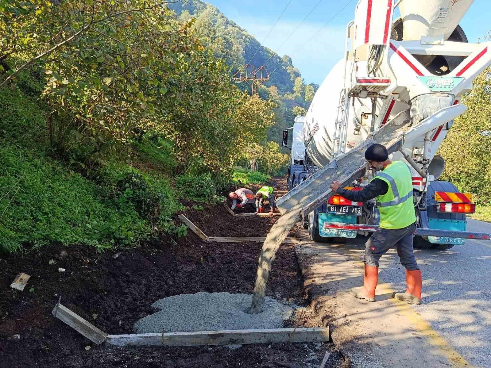 Düzce’de beton kanal çalışmaları sürüyor