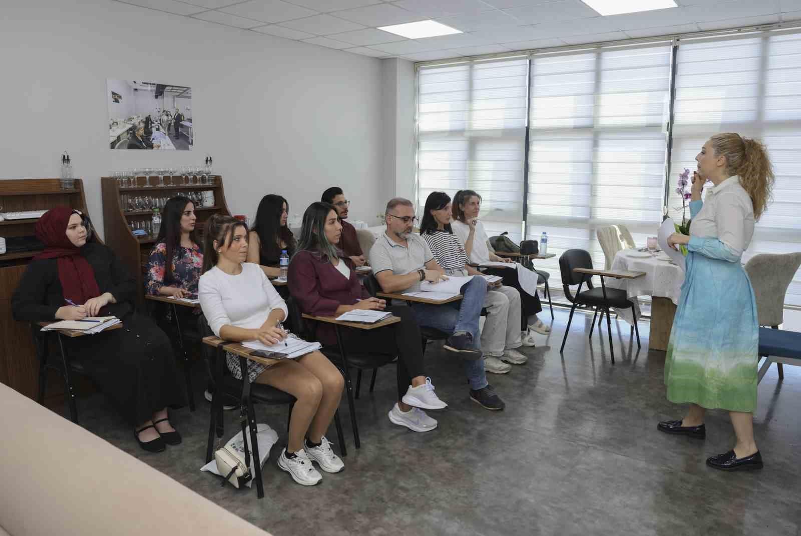 Mersin’de MERCEK kurslarıyla turizm sektörüne nitelikli personel yetiştiriliyor