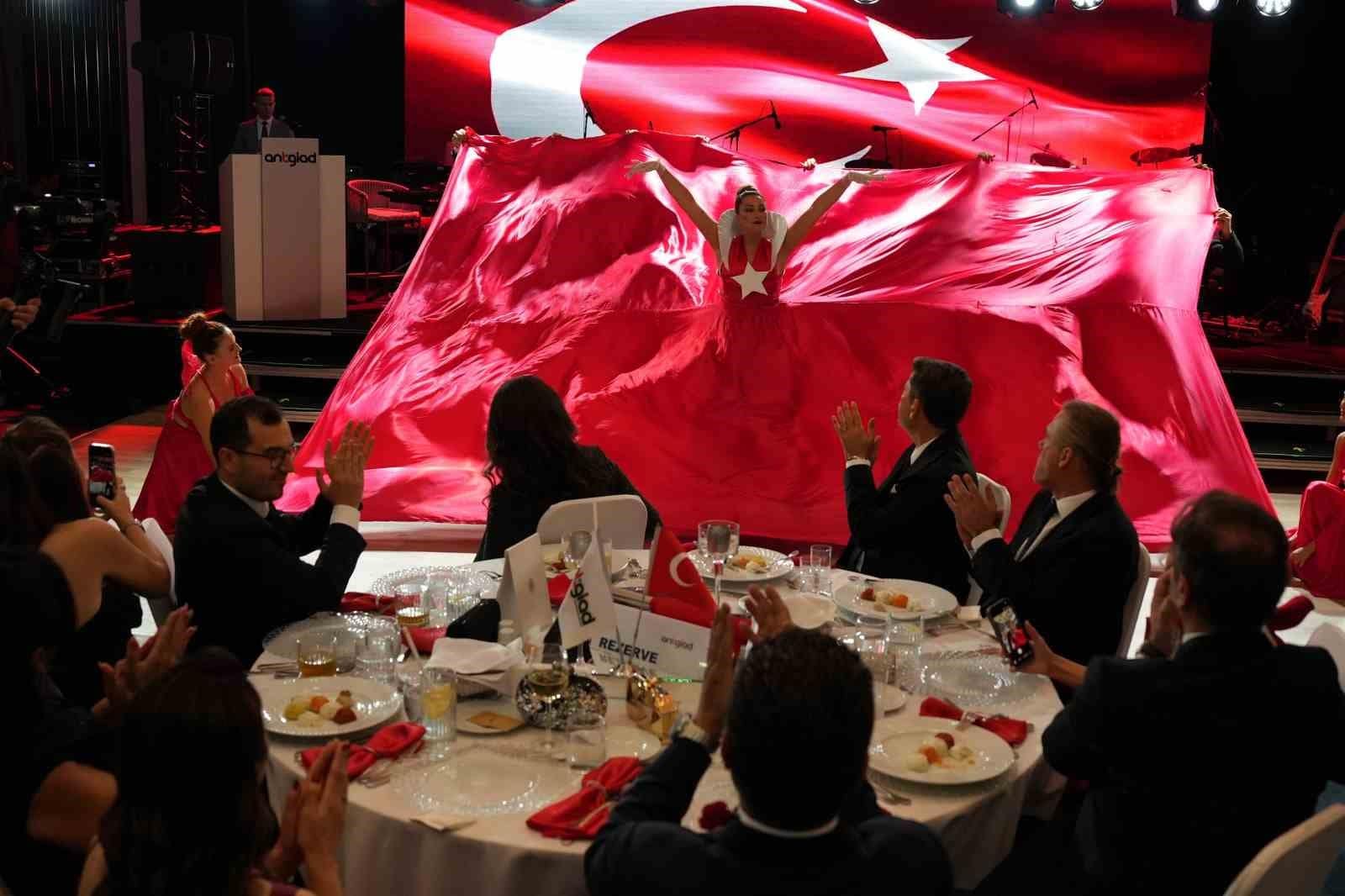 ANTGİAD, Cumhuriyet’in 103. yılını Cumhuriyet Balosu ile kutladı
