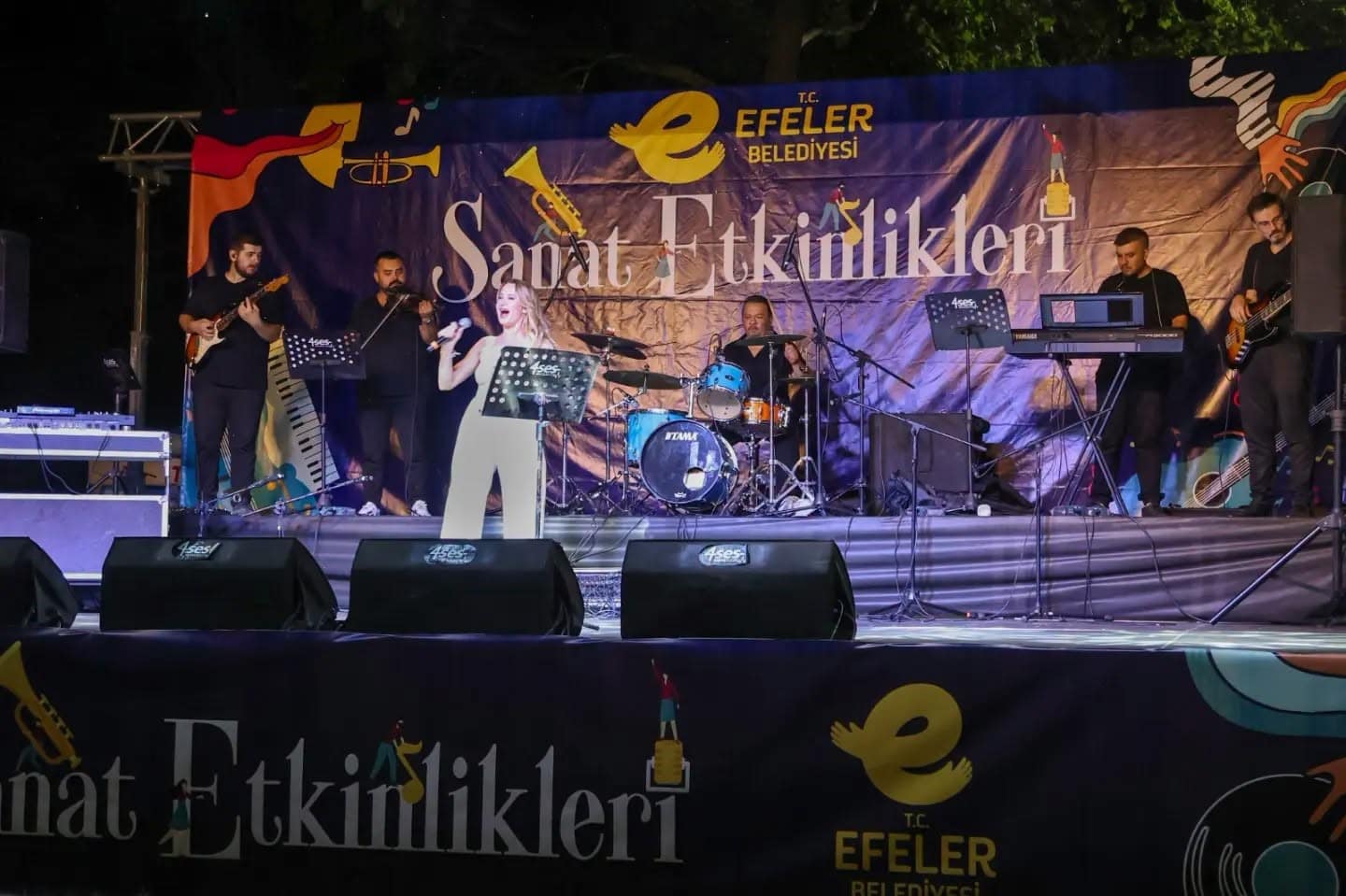 Cumhuriyet Bayramı Efeler’de dolu dolu kutlanacak