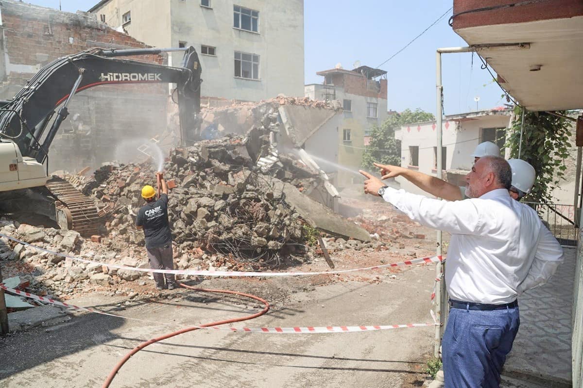 Başkan Sandıkçı: "Eser ve hizmet seferberliğimizi sürdürüyoruz"