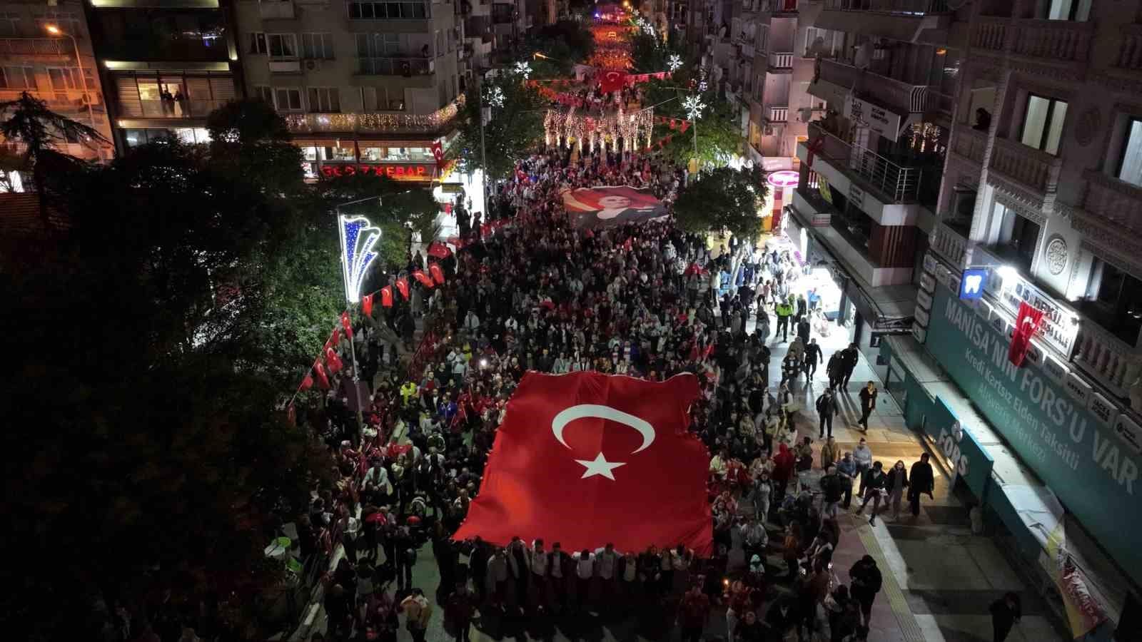 Manisa’da Cumhuriyet coşkusu Göksel konseri ve drone gösterisiyle yaşanacak