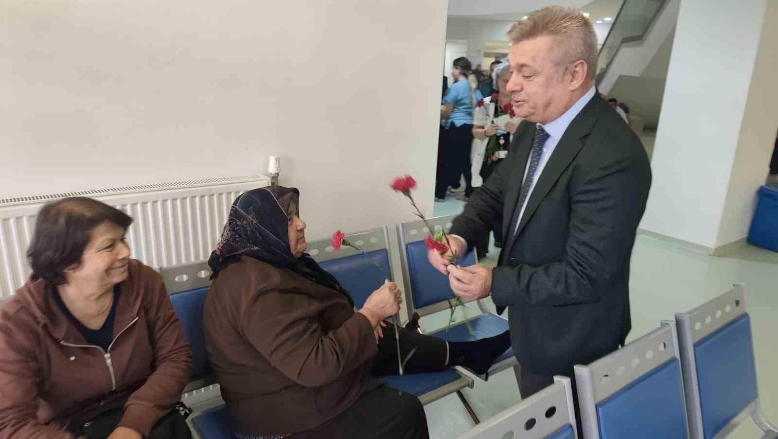 Hastalara karanfilli bilgilendirme