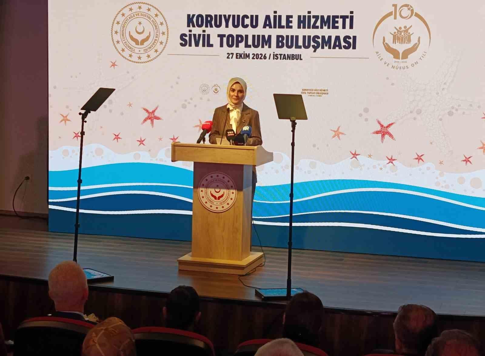 Aile ve Sosyal Hizmetler Bakanı Mahinur Özdemir Göktaş:" Ülkemizde 9 bin 327 koruyucu ailemizin yanında 11 bin 72 çocuğumuz büyüyor"