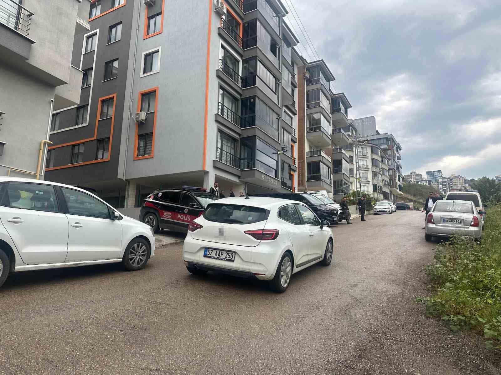 Sinop’ta polis memuru evinde ölü bulundu