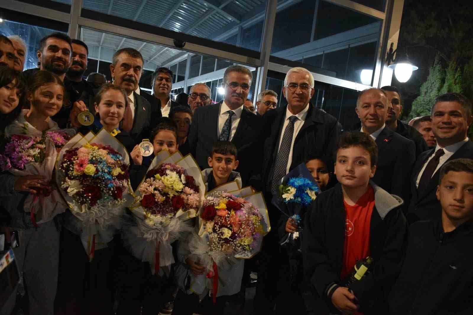 Erzurum şampiyonları bağrına bastı
