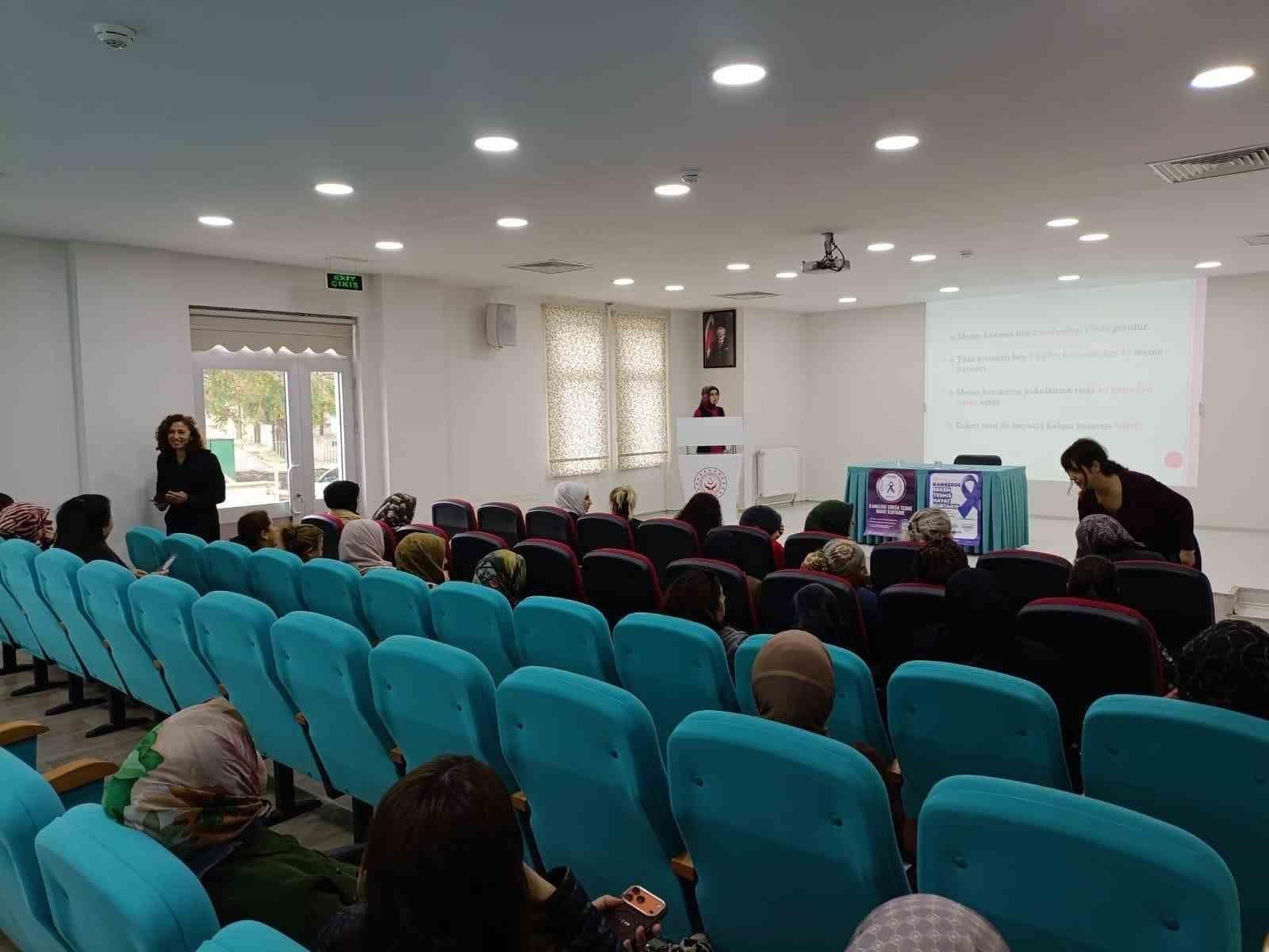 Erzincan’da meme kanserinde erken tanı eğitimi verildi