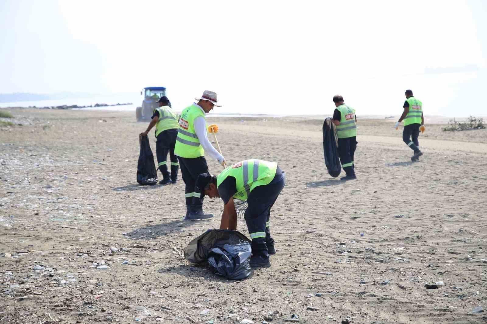 Hatay’ın sahillerinde sezon sonu temizliği gerçekleştirildi