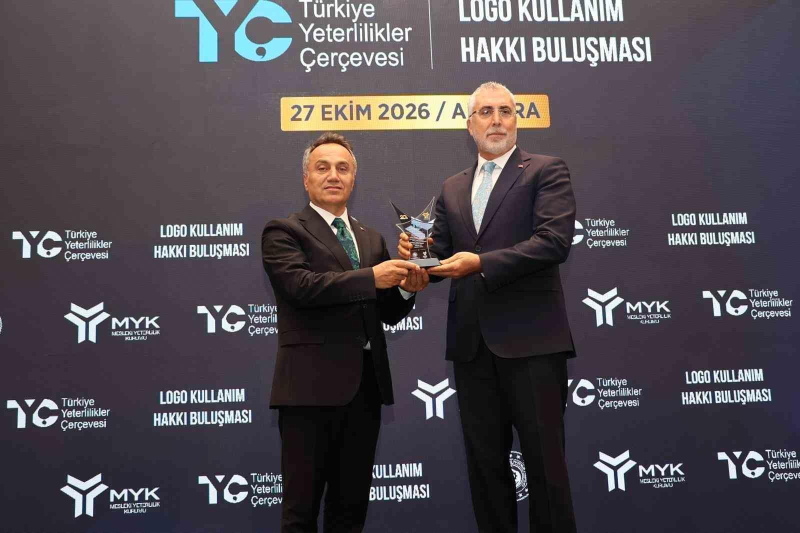 TOGÜ’den akreditasyonda çifte başarı