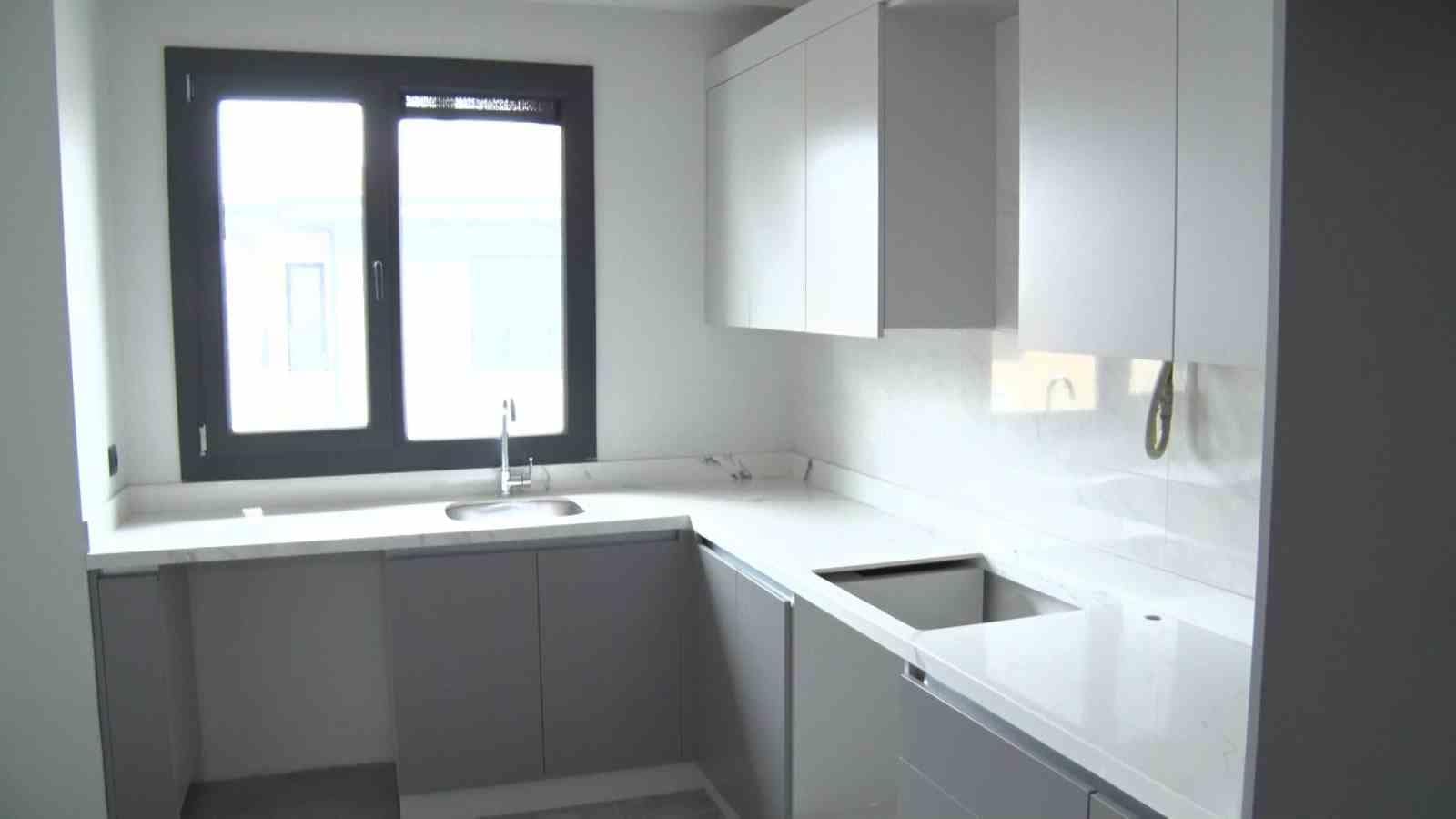 Maltepe’de çöken Kardeşler Apartmanı’nın hak sahiplerine yeni konutları teslim edilmeye başlandı