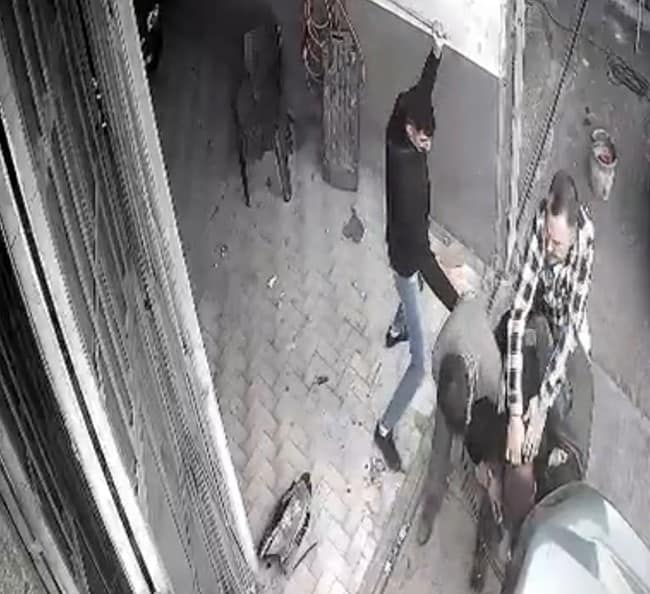 Kayseri’de 1’i ağır 3 kişinin yaralandığı silahlı kavga kamerada