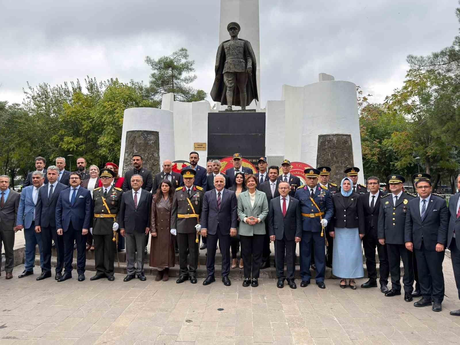 Diyarbakır’da Cumhuriyet’in 103. yıl dönümü kutlanıyor
