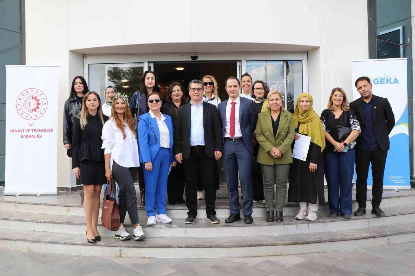 Aydın’da kadın zeytinyağı operatörleri belgelerini aldı