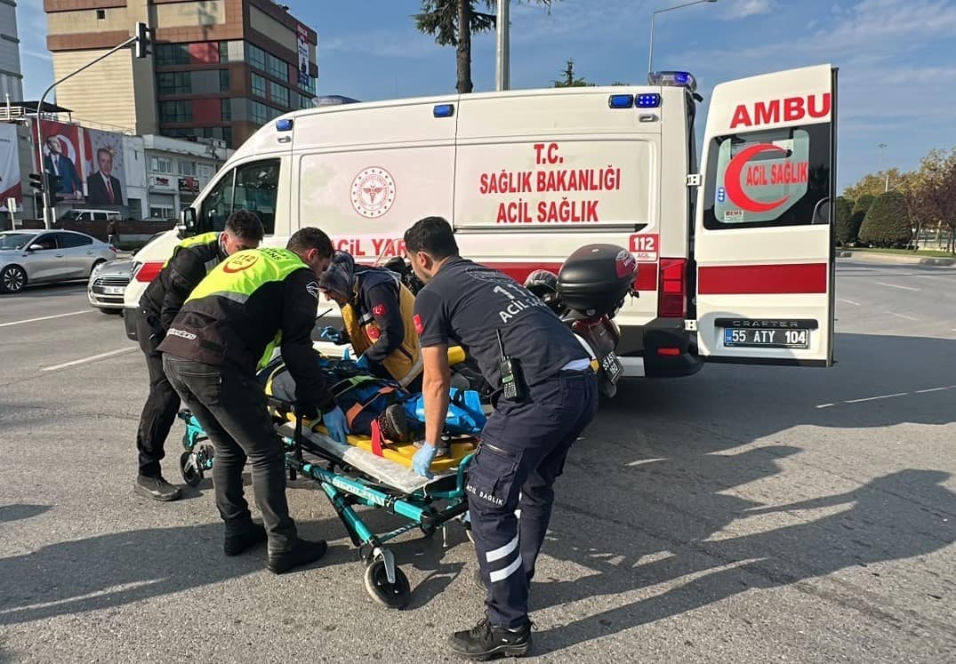 Samsun’da hafif ticari aracın çarptığı kadın yaralandı