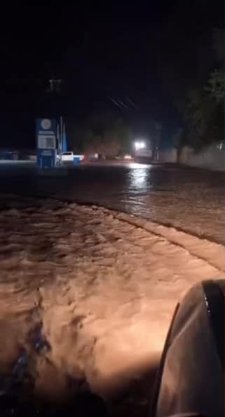 Şanlıurfa’da sağanak su baskınlarına neden oldu