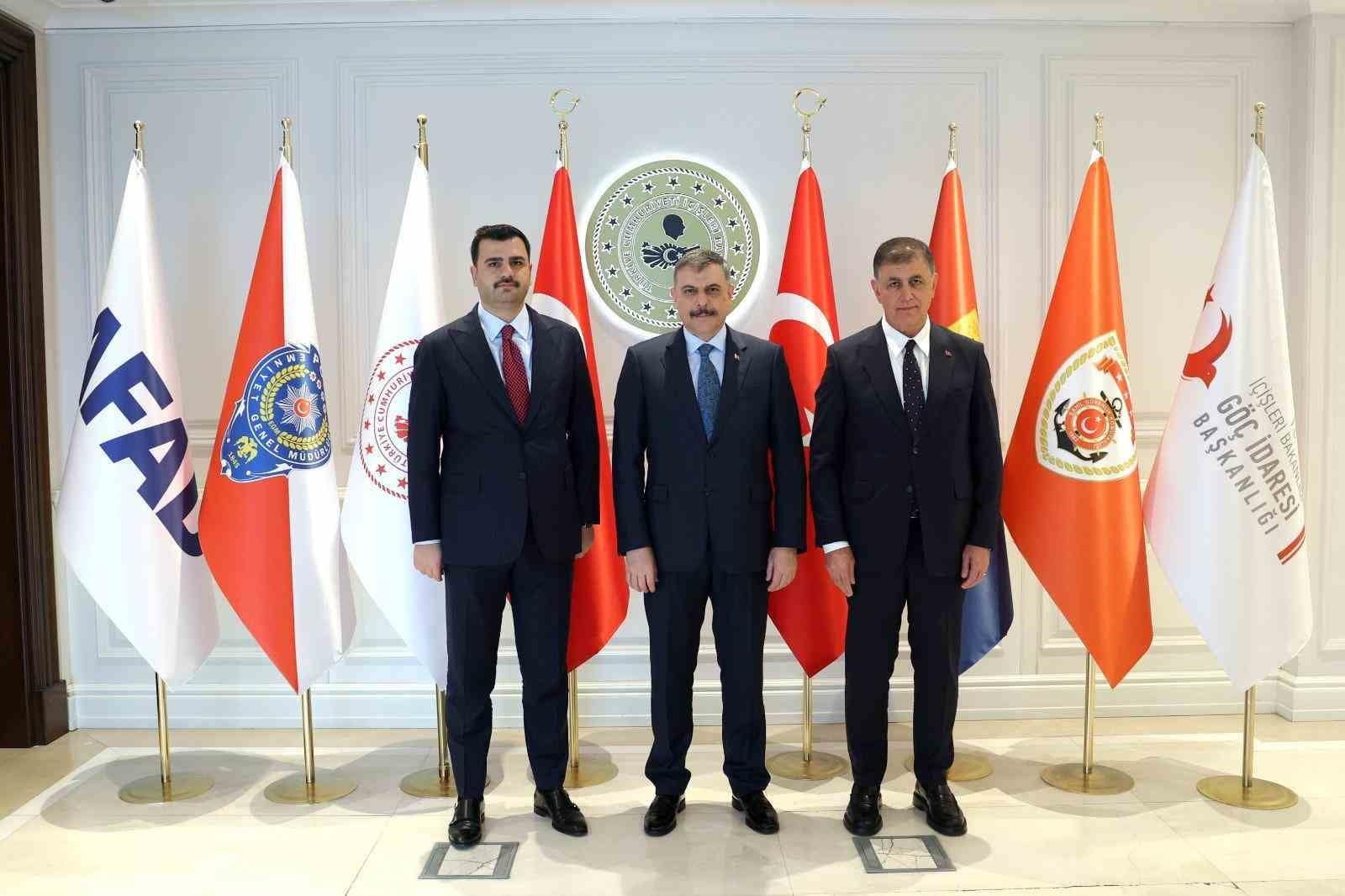 Başkan Tugay’dan İzmir için Ankara’da üst düzey temaslar