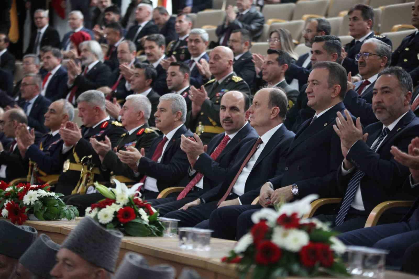 Konya’da Cumhuriyet Bayramı düzenlenen törenle kutlandı